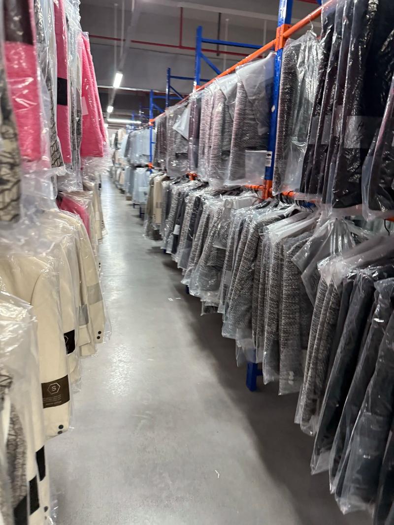 合肥服装店选购指南：挑选适合自己的时尚单品